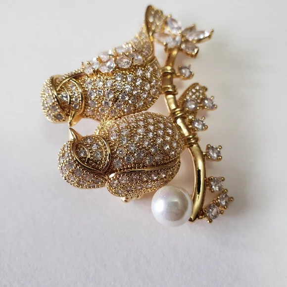Gold Tone Cultured Pearl Pave Rhinestone Love Birds Brooch - Picture 7 of 8